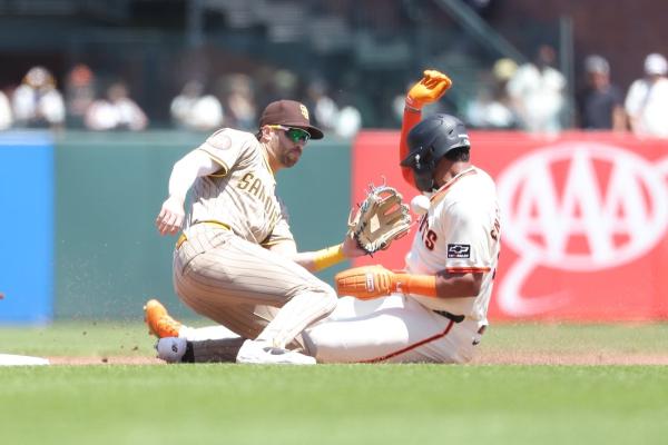 Robbie Ray first NL pitcher to 8 wins as Giants edge Padres