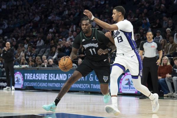 Short-handed Timberwolves stay hot, beat Kings