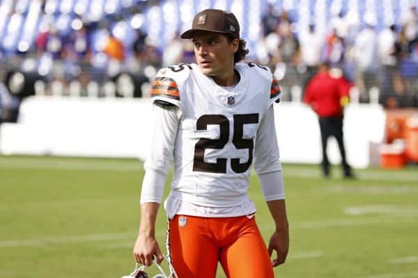 Browns’ Andre Szmyt cleared to kick vs. Packers