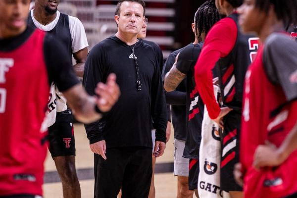 Texas Tech assistant Jeff Linder set to face his old program, Wyoming