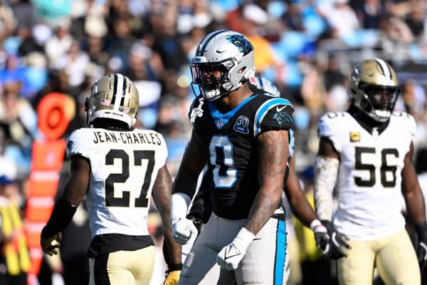 Panthers TE Ja’Tavion Sanders carted off field