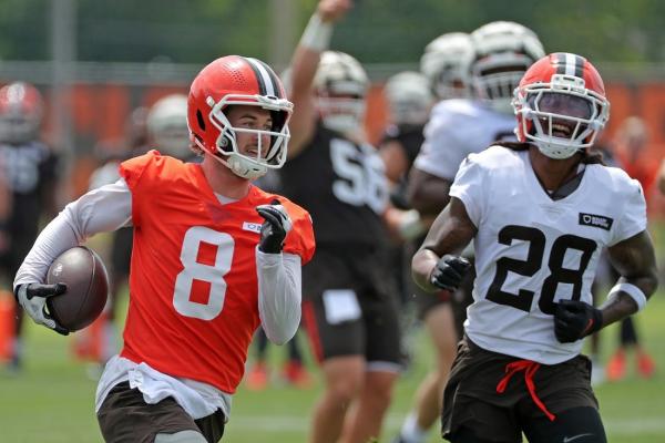 Report: Browns QB Kenny Pickett injured during practice