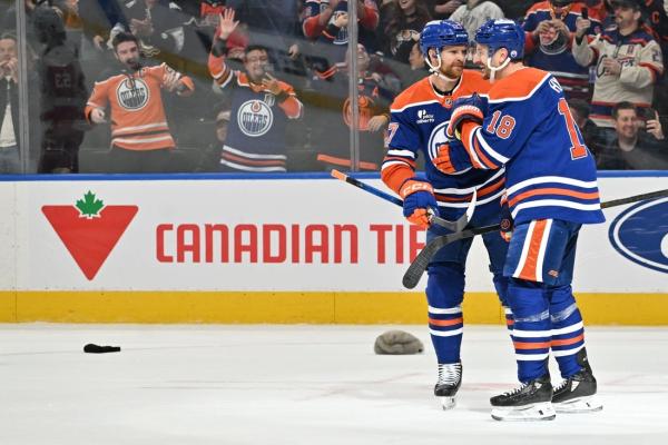 NHL roundup: Zach Hyman's hat trick propels Oilers past Red Wings