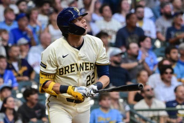 Brewers dominate Pirates; winning streak reaches 10
