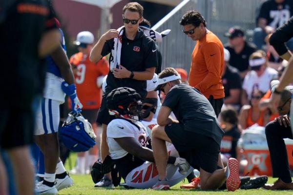 Bengals DE Myles Murphy (knee) to miss time thumbnail