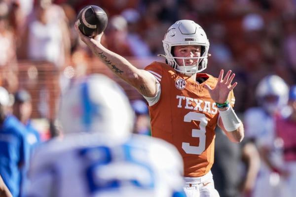 Report: Texas QB Quinn Ewers (ankle) to undergo MRI