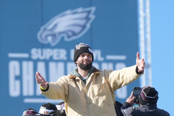 Reports: Eagles TE Dallas Goedert agrees to reworked deal