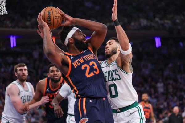 Celtics star Jayson Tatum injured, helped off vs. Knicks