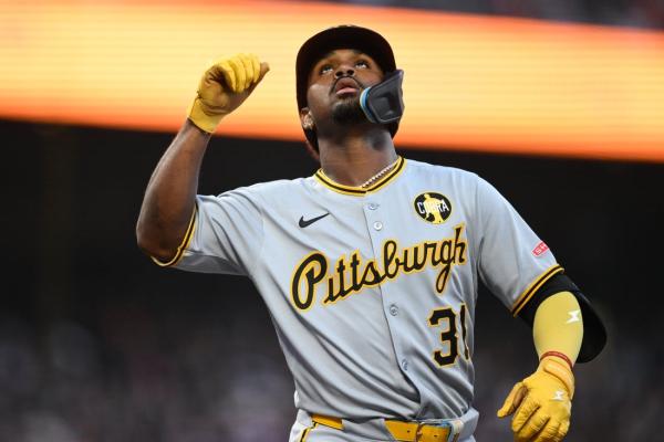 Surging Pirates two-hit Giants in 3-1 win