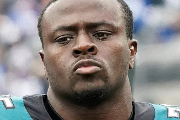 49ers DE Tarron Jackson hospitalized after camp collision