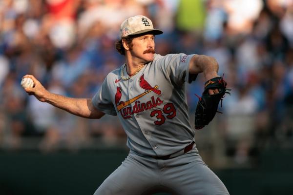 Miles Mikolas wins pitchers’ duel as Cardinals top Royals