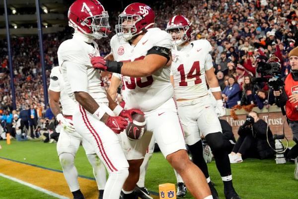 Top 25 roundup: No. 10 Alabama survives, will play for SEC title