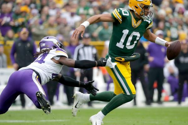 Packers QB Jordan Love 'pushing it' with Vikings up next thumbnail