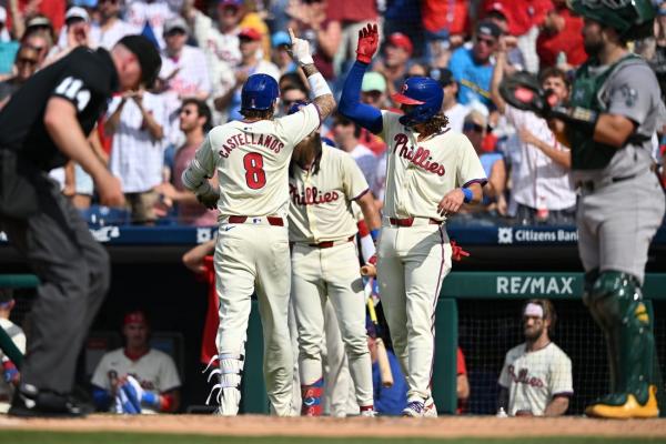 Phillies' big bats go deep in win over A's thumbnail