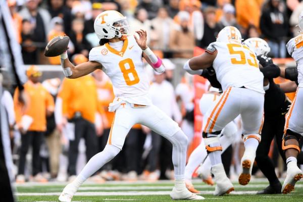 Down 14 early, No. 8 Tennessee rallies past Vanderbilt