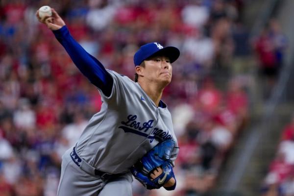 Yoshinobu Yamamoto strikes out 9, leads Dodgers over Reds