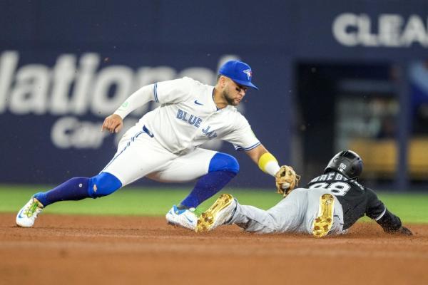 Clutch Miguel Vargas double pushes White Sox past Blue Jays