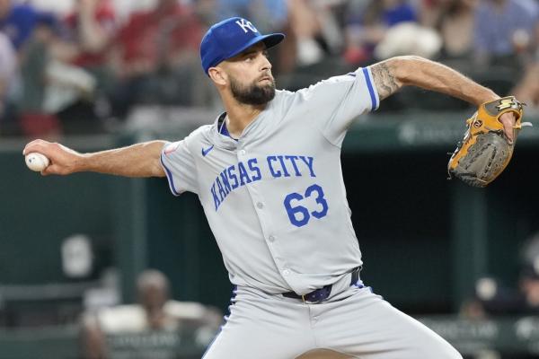 Royals release RHP Nick Anderson thumbnail