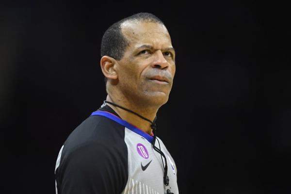 NBA reinstates ref Eric Lewis, assigns him to G League