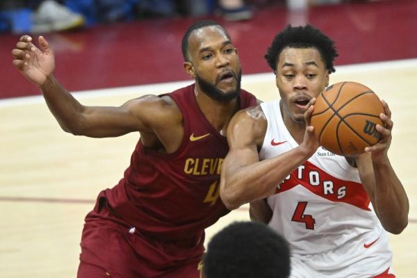 NBA roundup: Darius Garland nets 40 in Cavs' 12th straight win thumbnail