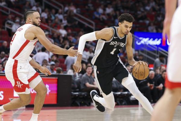 Hot-shooting Rockets have little trouble with Spurs