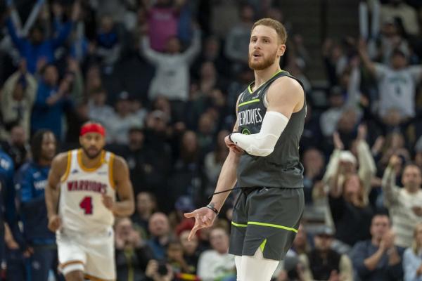 Wolves' Donte DiVincenzo (toe) to be re-evaluated in 3 weeks thumbnail