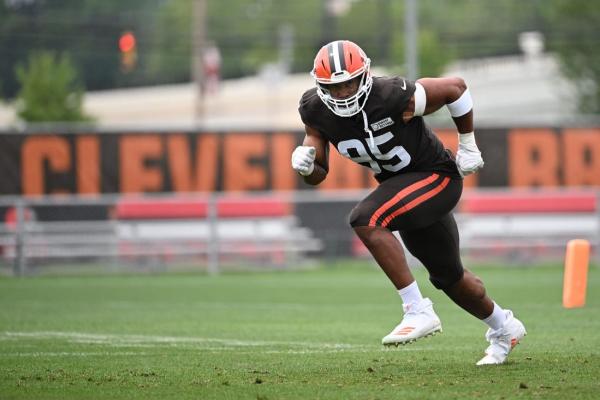 Browns star DE Myles Garrett (foot) set to go vs. Jaguars