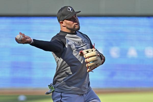 Reports: Angels signing veteran INF Yoan Moncada