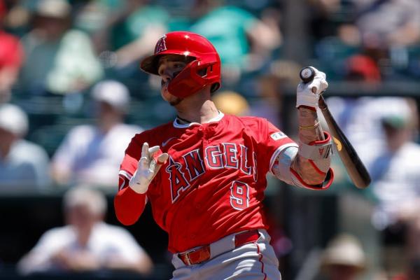 Angels rally with 5-run seventh to down Athletics