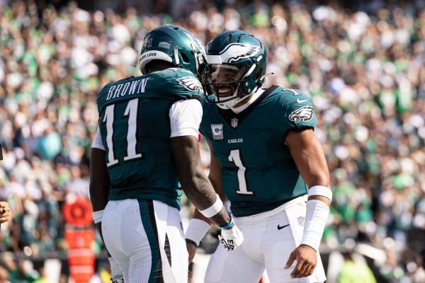 Red-hot Eagles seek to quiet controversy, stifle Steelers