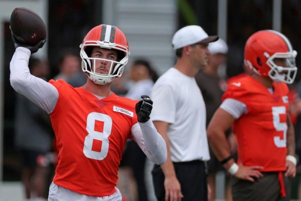 Browns QB Kenny Pickett dealing with hamstring issue