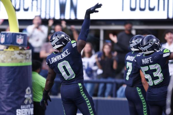 DeMarcus Lawrence’s two TDs spurs Seahawks rout of Cardinals