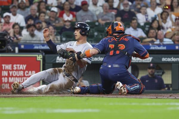 Yainer Diaz hits walk-off HR as sloppy Astros top Red Sox