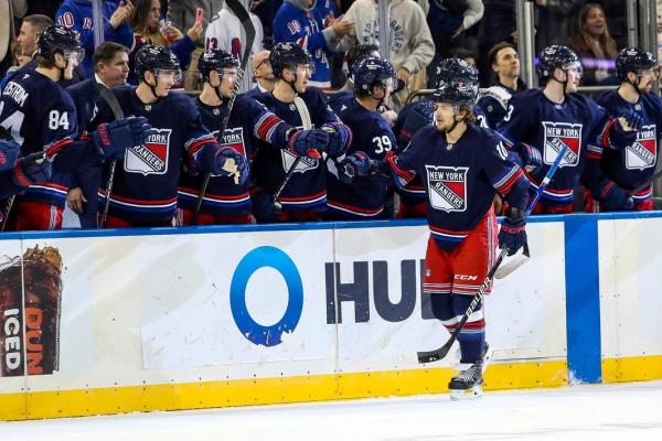 Artemi Panarin, Rangers defeat rival Islanders