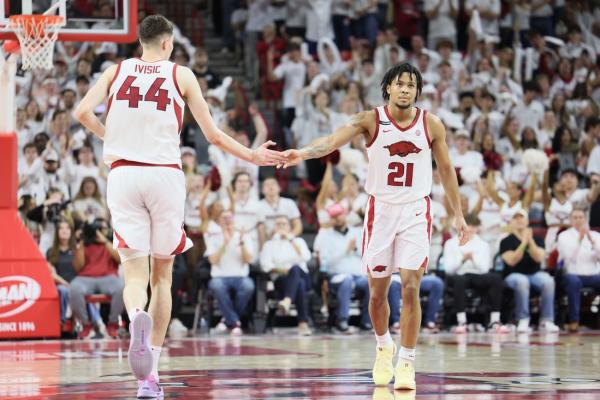 Zvonimir Ivisic leads Arkansas past Texas in OT