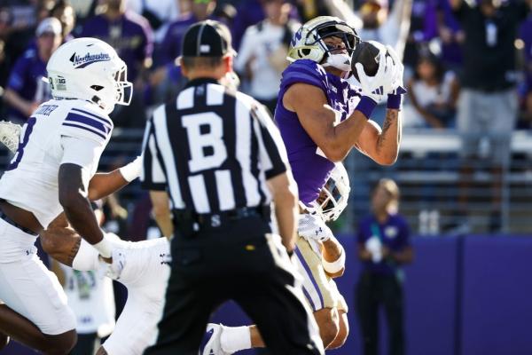 Washington stifles Northwestern 24-5 in Big Ten debut