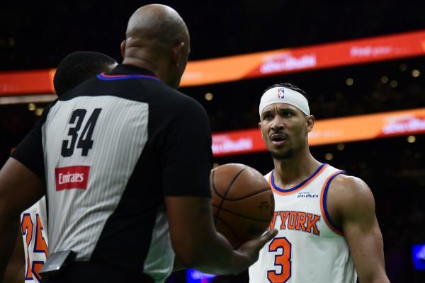 Knicks host Sixers with both trying to snap slumps