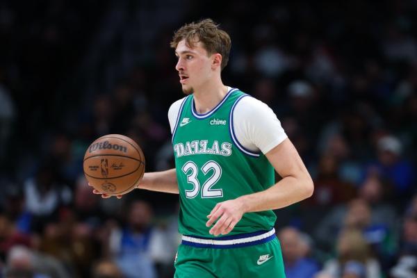 With GM out, Mavericks turn the page against Suns