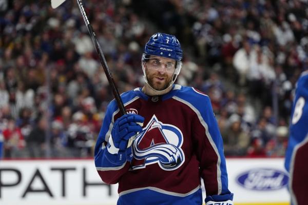 Avalanche defensemen in spotlight ahead of tilt with Blackhawks