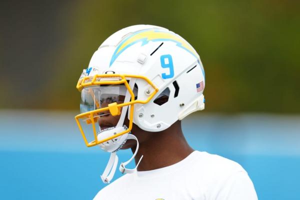 Chargers open practice window for WR DJ Chark thumbnail