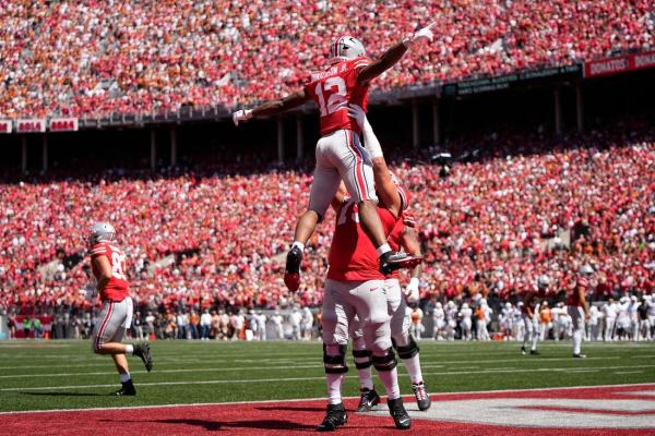 No. 3 Ohio State gets defensive, slugs way past No. 1 Texas