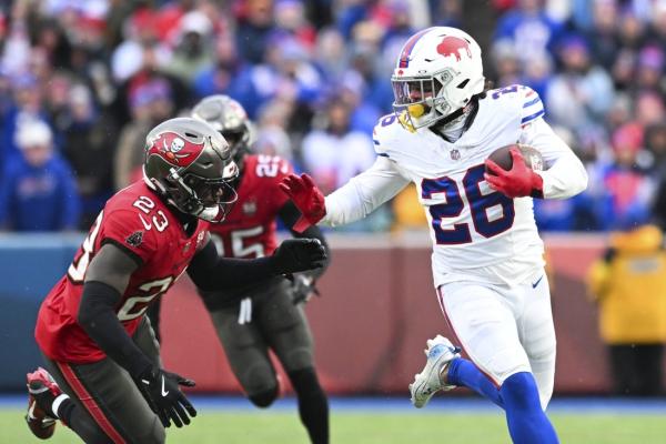 Josh Allen passes and rushes for 6 TD’s as Bills outslug Bucs