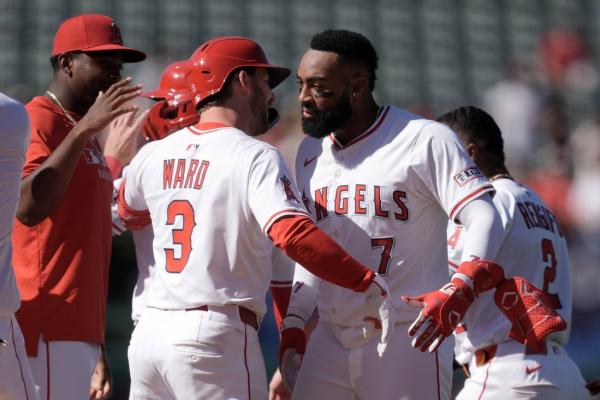 Jo Adell, Angels rally in ninth to stun Giants