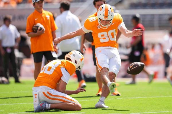 UAB player intentionally stomps on Tennessee K Max Gilbert’s foot
