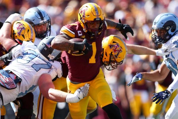 Minnesota rebounds from loss, demolishes Rhode Island