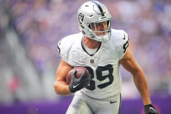 Raiders confident TE Brock Bowers (foot) will play Week 1