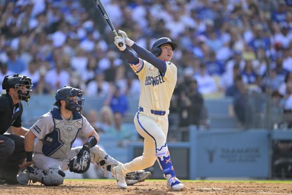 Dodgers rack up 21 hits, 5 homers in 18-2 beatdown of Yankees