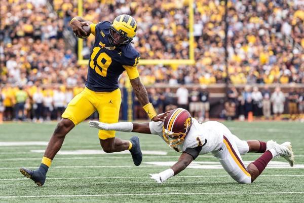 Bryce Underwood helps No. 23 Michigan maul Central Michigan