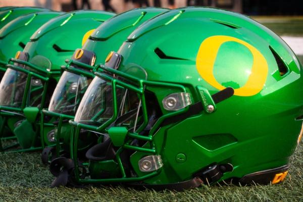 Top OL Immanuel Iheanacho commits to Oregon