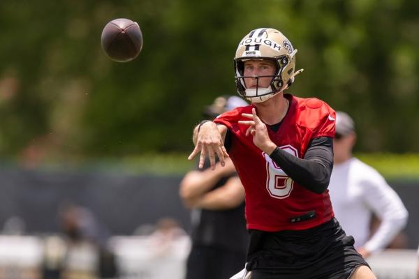 Report: Saints agree to terms with rookie QB Tyler Shough